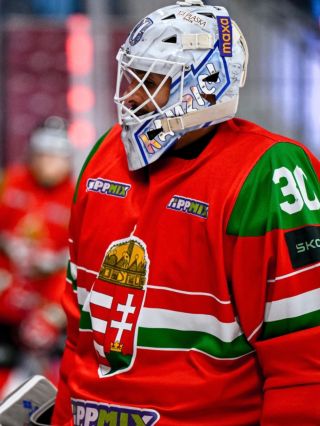 @vayadam včera oblékl reprezentační dres Maďarska 🇭🇺v duelu proti Francii 🇫🇷, který se uskutečnil v rámci domácího turnaje...